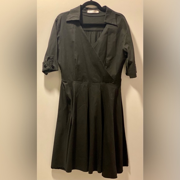 Collared 3/4 sleeve dress - Picture 2 of 9